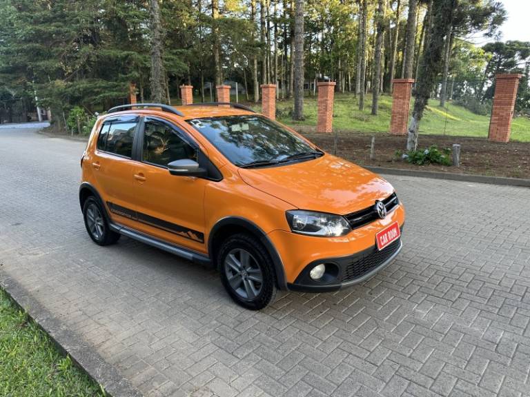 VOLKSWAGEN - CROSSFOX - 2012/2012 - Laranja - R$ 43.900,00