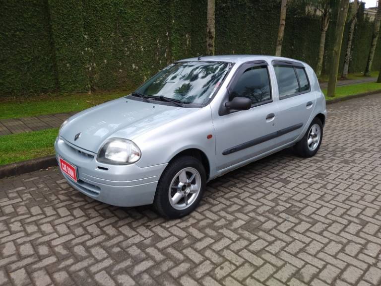 RENAULT - CLIO - 2000/2001 - Prata - R$ 14.900,00