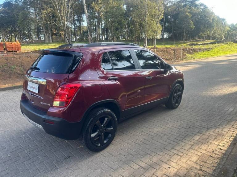 CHEVROLET - TRACKER - 2015/2015 - Vermelha - R$ 72.900,00