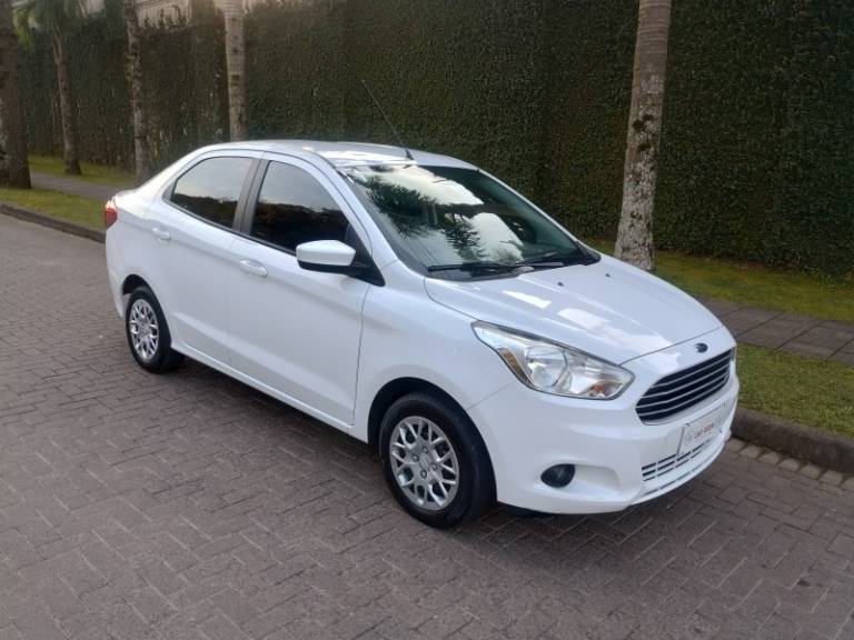 FORD - KA + - 2016/2017 - Branca - R$ 45.900,00