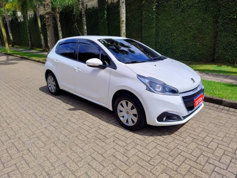 PEUGEOT - 208 - 2016/2017 - Branca - R$ 43.900,00