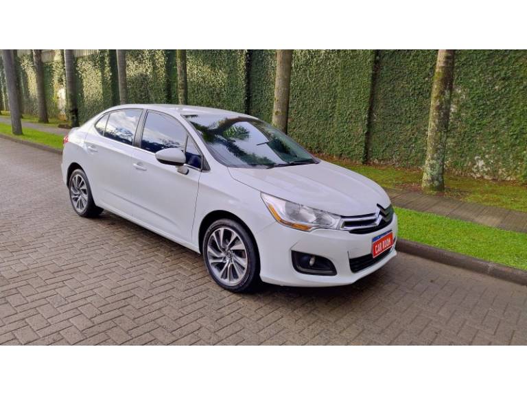 CITROËN - C4 LOUNGE - 2013/2014 - Branca - R$ 49.900,00