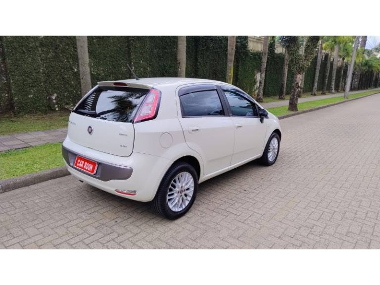 FIAT - PUNTO - 2013/2013 - Branca - R$ 39.900,00