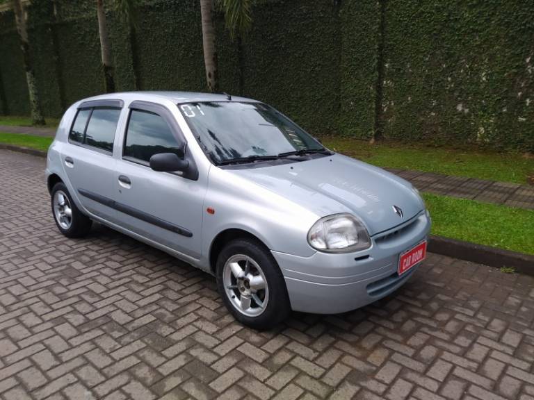 RENAULT - CLIO - 2000/2001 - Prata - R$ 14.900,00