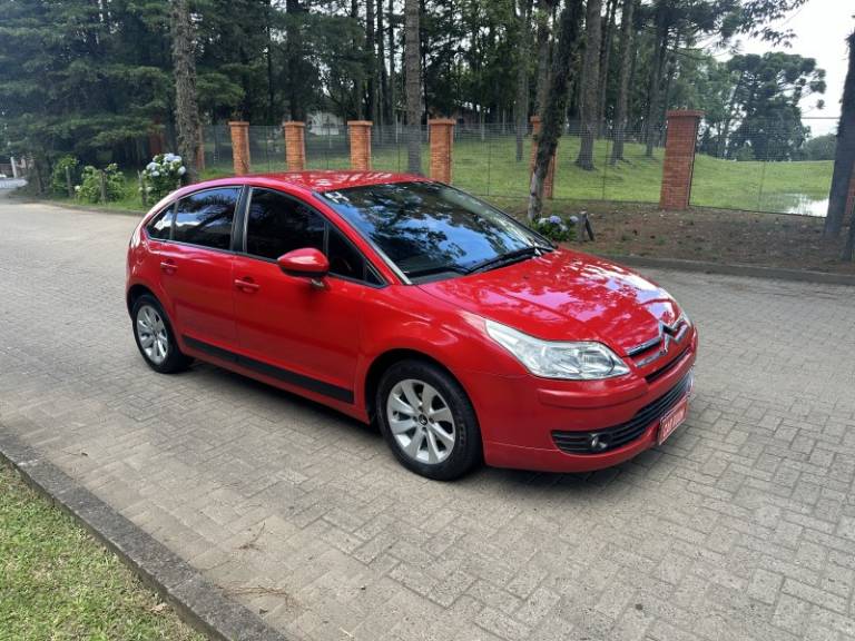 CITROËN - C4 - 2013/2014 - Vermelha - R$ 37.900,00