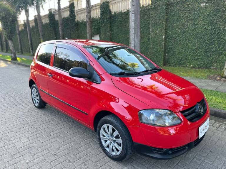 VOLKSWAGEN - FOX - 2008/2009 - Vermelha - R$ 23.900,00