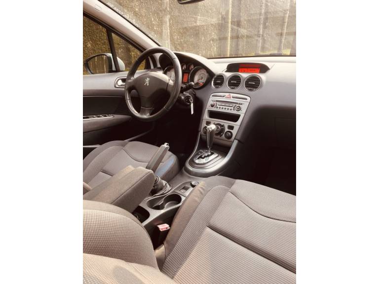 PEUGEOT - 308 - 2013/2014 - Branca - R$ 46.900,00