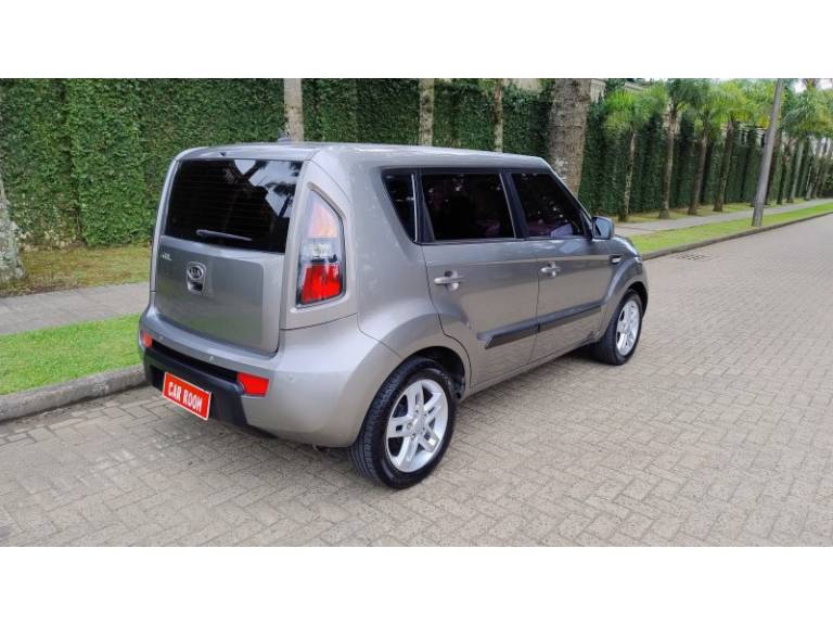 KIA MOTORS - SOUL - 2010/2011 - Cinza - R$ 40.900,00