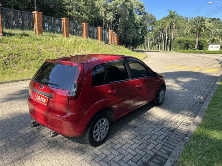 FORD - FIESTA - 2013/2014 - Vermelha - R$ 29.900,00