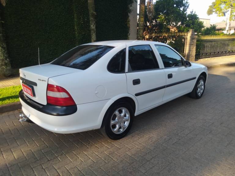 CHEVROLET - VECTRA - 1997/1998 - Branca - R$ 19.900,00