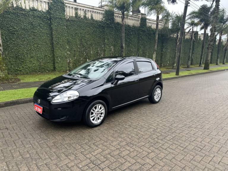 FIAT - PUNTO - 2010/2011 - Preta - R$ 34.900,00