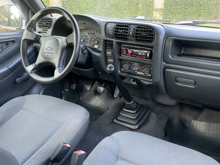 CHEVROLET - BLAZER - 2005/2006 - Prata - R$ 38.900,00