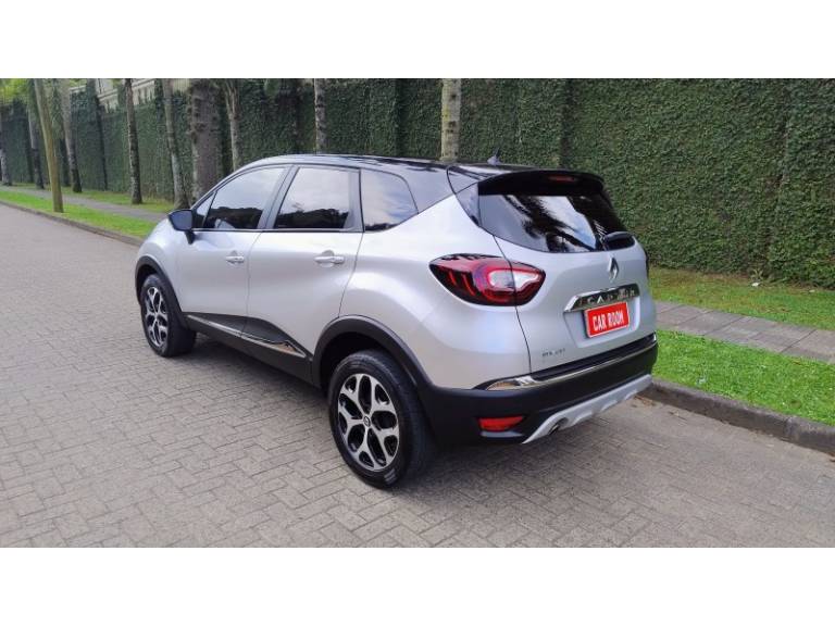 RENAULT - CAPTUR - 2018/2019 - Prata - R$ 76.900,00