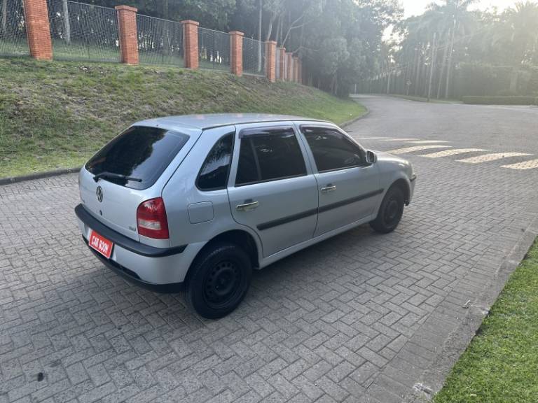 VOLKSWAGEN - GOL - 2004/2005 - Prata - R$ 14.900,00