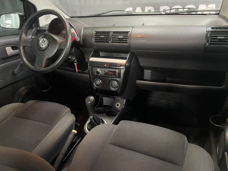 VOLKSWAGEN - FOX - 2008/2009 - Preta - R$ 25.900,00