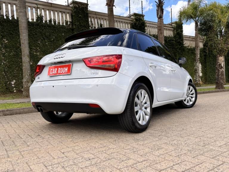 AUDI - A1 - 2013/2013 - Branca - R$ 74.900,00