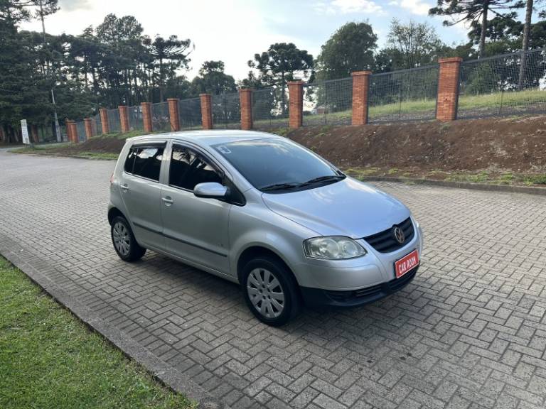 VOLKSWAGEN - FOX - 2009/2010 - Prata - R$ 26.900,00