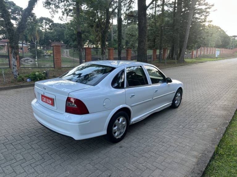 CHEVROLET - VECTRA - 2000/2001 - Branca - R$ 24.900,00