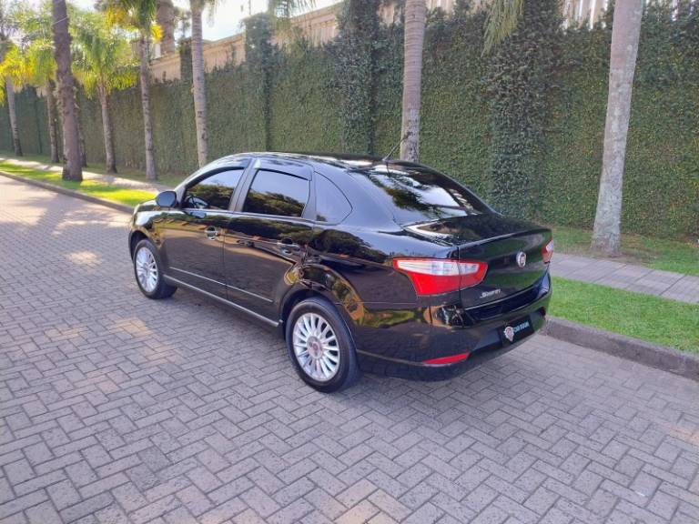 FIAT - GRAND SIENA - 2014/2014 - Preta - R$ 38.900,00