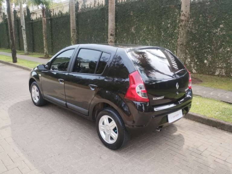 RENAULT - SANDERO - 2008/2009 - Preta - R$ 28.900,00