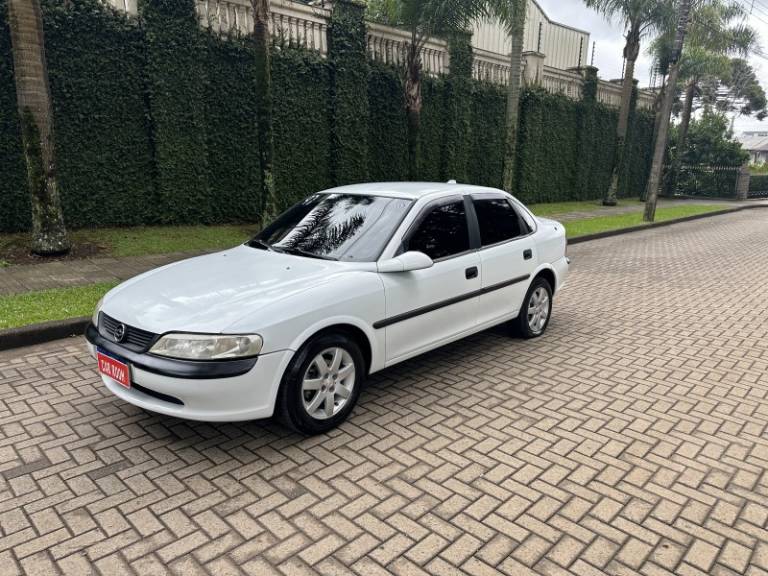 CHEVROLET - VECTRA - 1996/1997 - Branca - R$ 15.900,00