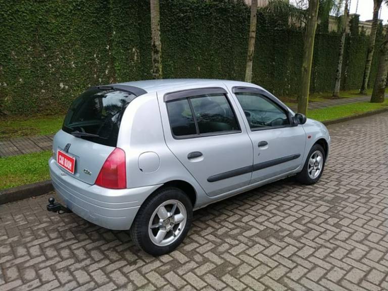 RENAULT - CLIO - 2000/2001 - Prata - R$ 14.900,00