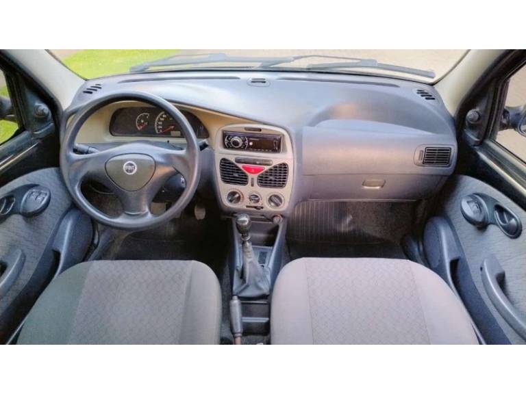 FIAT - SIENA - 2003/2004 - Preta - R$ 19.900,00