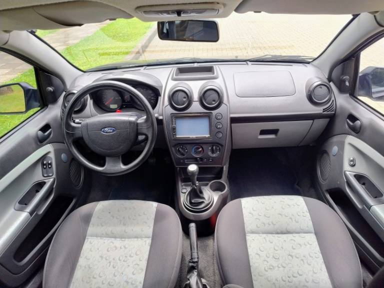 FORD - FIESTA - 2007/2008 - Preta - R$ 26.900,00