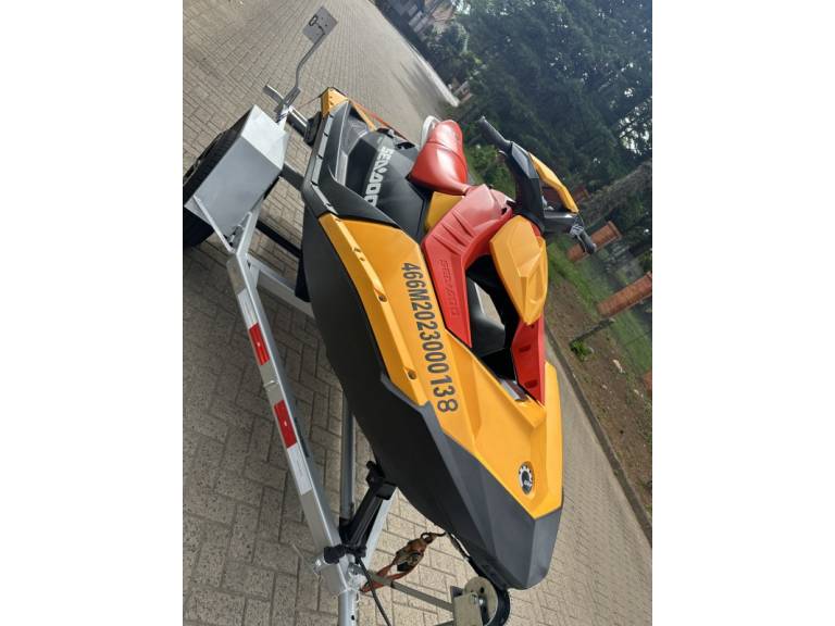 SEADOO - JET SKI - 2022/2023 - Amarela - R$ 69.900,00