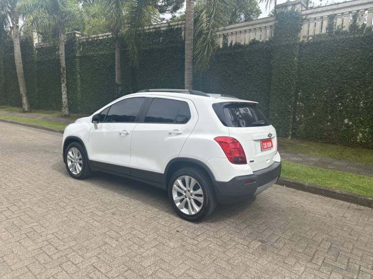 CHEVROLET - TRACKER - 2013/2014 - Branca - R$ 64.900,00