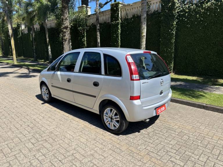 CHEVROLET - MERIVA - 2005/2005 - Prata - R$ 24.900,00