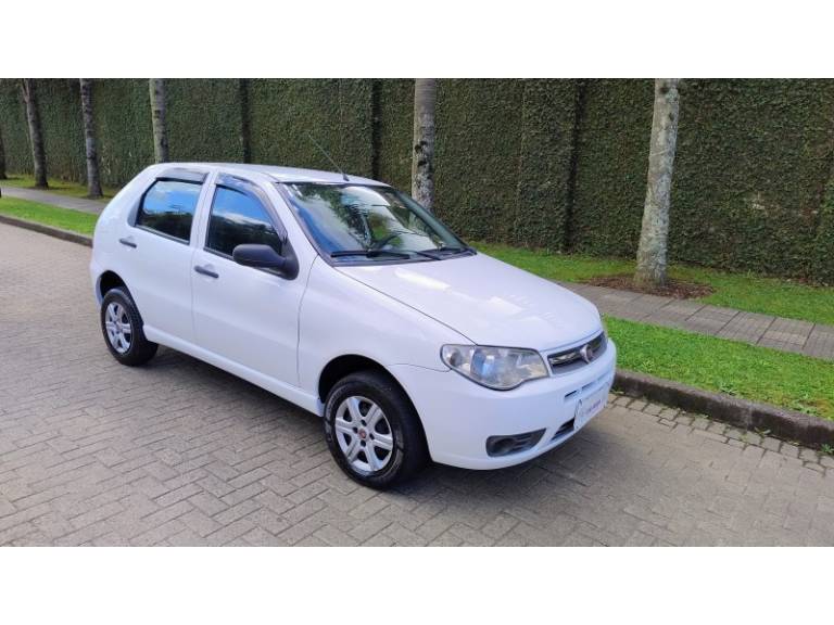 FIAT - PALIO - 2010/2011 - Branca - R$ 27.900,00