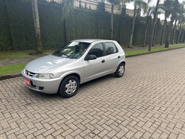 CHEVROLET - CELTA - 2002/2003 - Prata - R$ 15.900,00