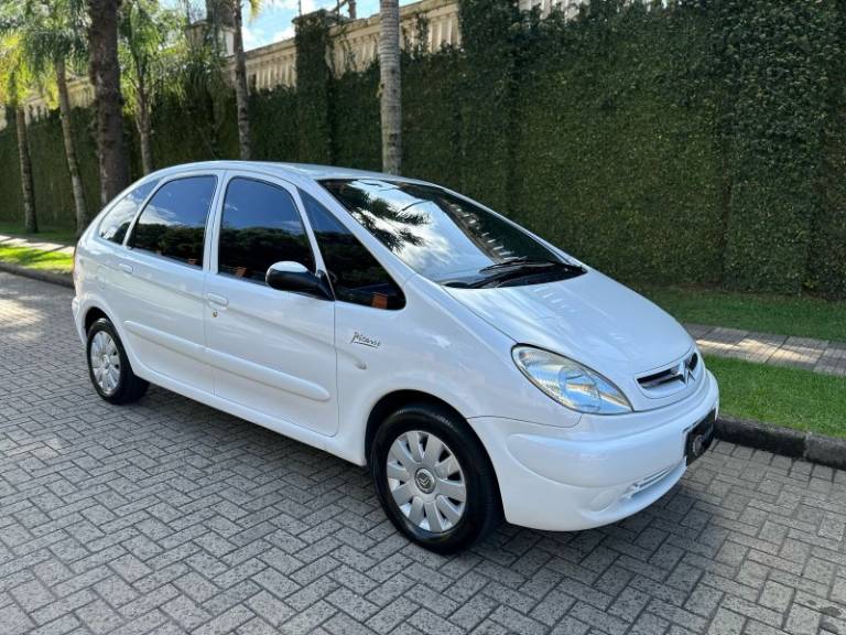 CITROËN - XSARA PICASSO - 2006/2006 - Branca - R$ 19.900,00