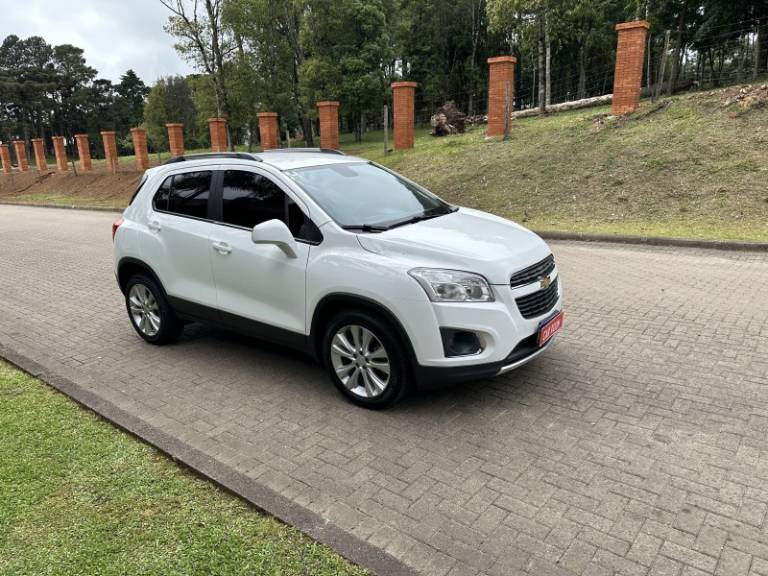 CHEVROLET - TRACKER - 2013/2014 - Branca - R$ 64.900,00