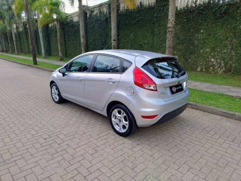 FORD - FIESTA - 2014/2014 - Prata - R$ 44.900,00