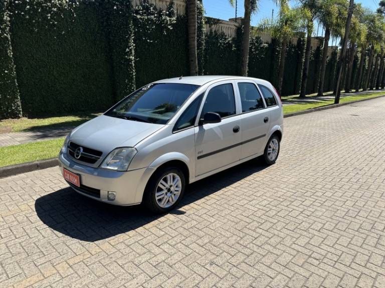 CHEVROLET - MERIVA - 2005/2005 - Prata - R$ 24.900,00