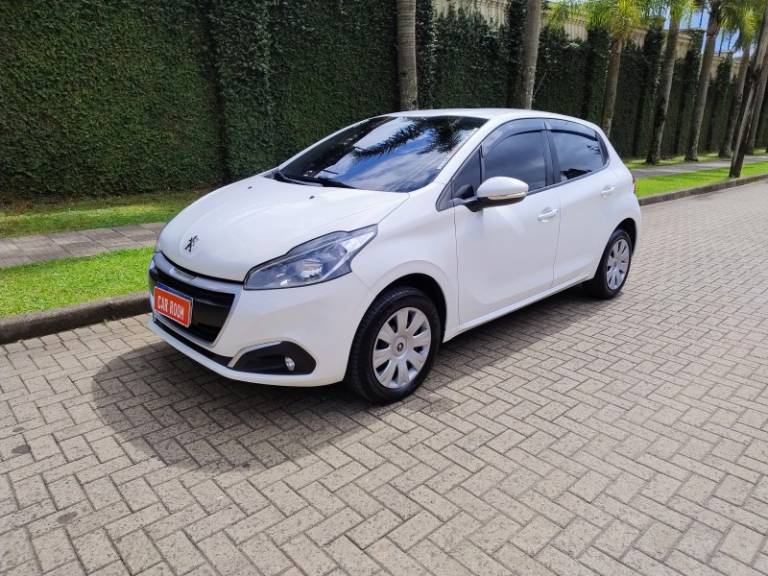 PEUGEOT - 208 - 2016/2017 - Branca - R$ 43.900,00