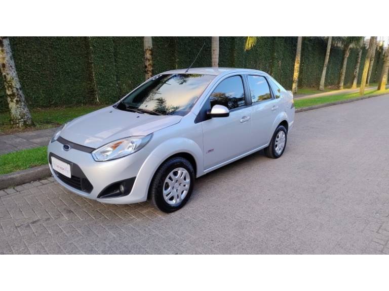 FORD - FIESTA - 2012/2013 - Prata - R$ 34.900,00