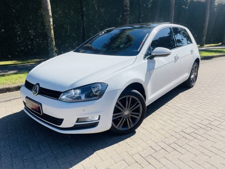 VOLKSWAGEN - GOLF - 2015/2015 - Branca - R$ 86.900,00