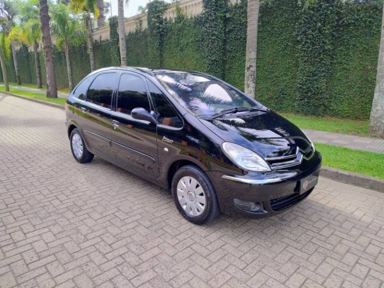 CITROËN - XSARA PICASSO - 2010/2011 - Preta - R$ 25.900,00