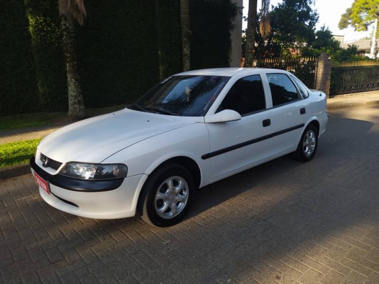 CHEVROLET - VECTRA - 1997/1998 - Branca - R$ 19.900,00