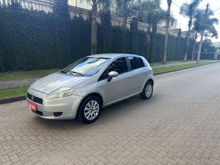 FIAT - PUNTO - 2010/2011 - Prata - R$ 34.900,00