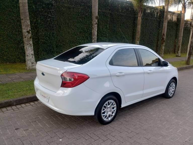 FORD - KA + - 2016/2017 - Branca - R$ 45.900,00