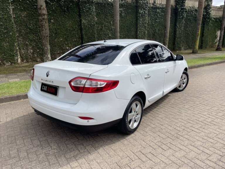 RENAULT - FLUENCE - 2012/2013 - Branca - R$ 41.900,00