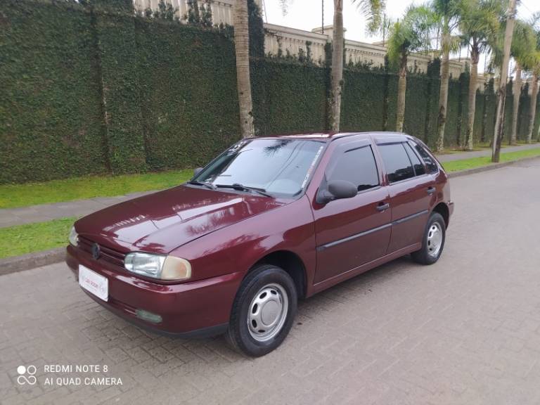 VOLKSWAGEN - GOL - 1998/1999 - Vermelha - R$ 12.900,00