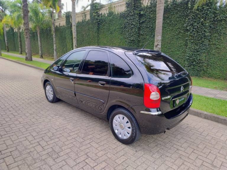 CITROËN - XSARA PICASSO - 2010/2011 - Preta - R$ 25.900,00