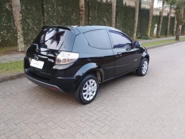 FORD - KA - 2012/2013 - Preta - R$ 27.900,00