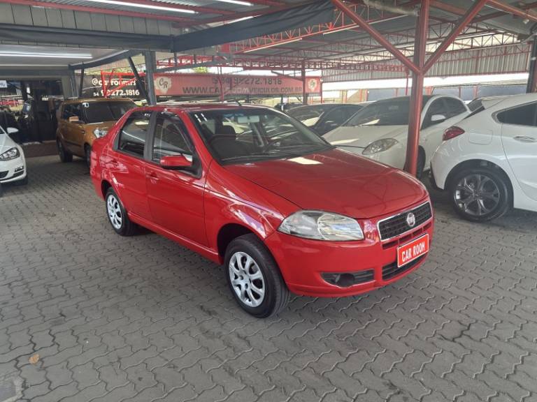 FIAT - SIENA - 2010/2011 - Vermelha - R$ 29.900,00