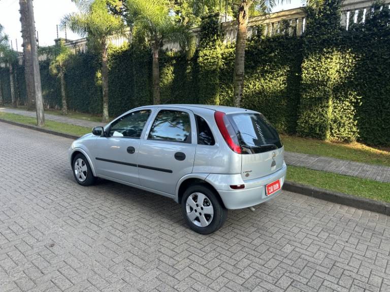 CHEVROLET - CORSA - 2009/2010 - Prata - R$ 27.900,00